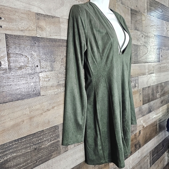 Favlux Fashion Mini Silhouette V-Neck Ruched Green - Picture 2 of 7